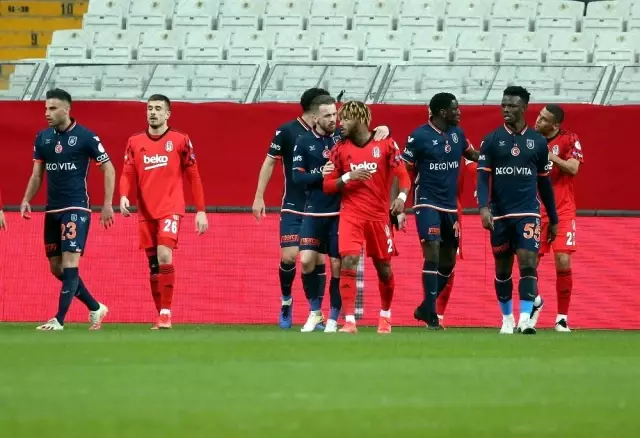 Ziraat Türkiye Kupası: Beşiktaş: 2 - Medipol Başakşehir: 0 (İlk yarı) Ziraat Türkiye Kupası: Beşiktaş: 2 - Medipol Başakşehir: 0 (İlk yarı)