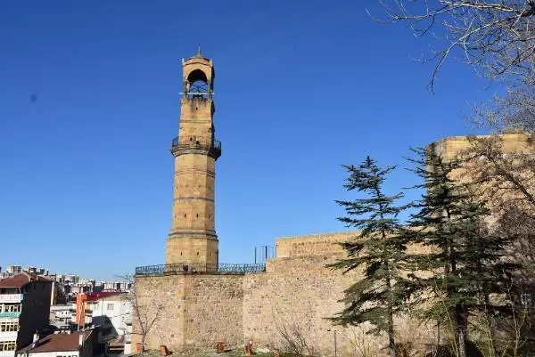 NİĞDE 2'nci Abdülhamid'in tahta çıkış yıl dönümünde inşa edilen saat kulelerinin en yükseği Niğde'de NİĞDE 2'nci Abdülhamid'in tahta çıkış yıl dönümünde inşa edilen saat kulelerinin en yükseği Niğde'de