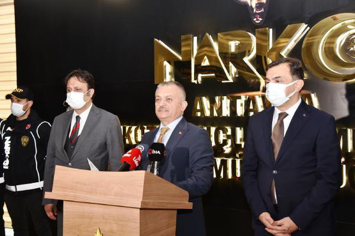 Antalya'da şafak vakti helikopter destekli uyuşturucu operasyonu (2)
