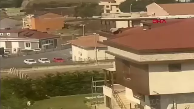 Arnavutköy ve Sultangazi'de tehlikeli çatı tamiri kamerada Arnavutköy ve Sultangazi'de tehlikeli çatı tamiri kamerada