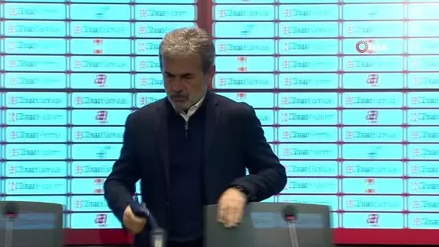 Aykut Kocaman: 'Talihsizliklerin bir şekilde bitmesini temenni ediyorum' Aykut Kocaman: 'Talihsizliklerin bir şekilde bitmesini temenni ediyorum'
