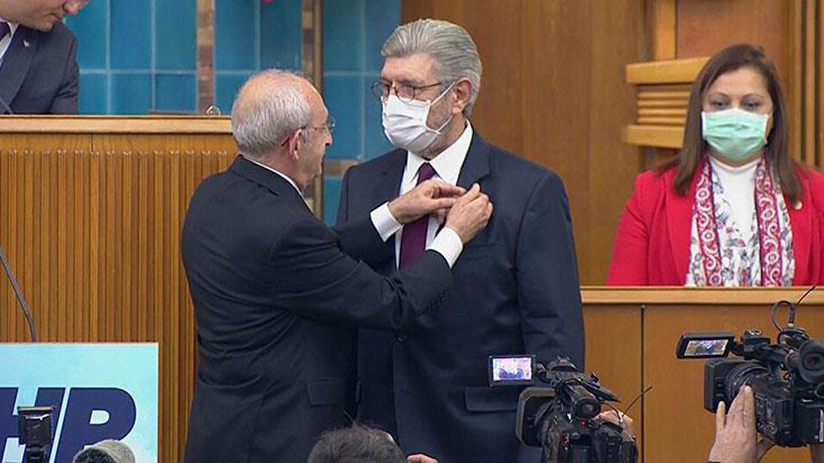 CHP'ye geçen Cihangir İslam, öğrenci andı ile ilgili partisiyle ters düştü