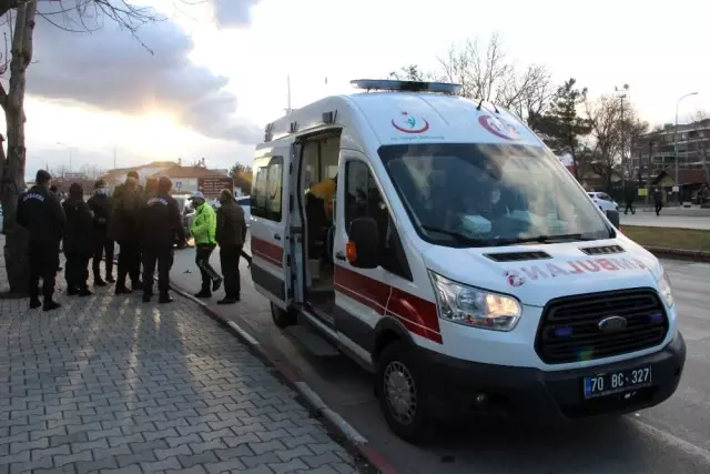 Cip ile çarpışan hafif ticari araç yan yattı: 1 yaralı Cip ile çarpışan hafif ticari araç yan yattı: 1 yaralı