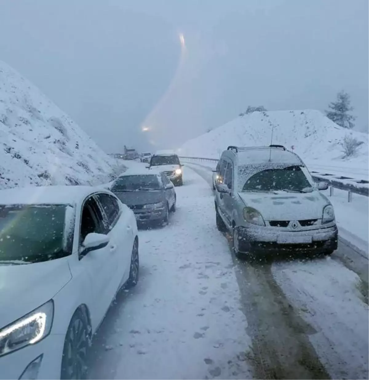 Denizli karayolunda ulaşımı olumsuz etkiledi