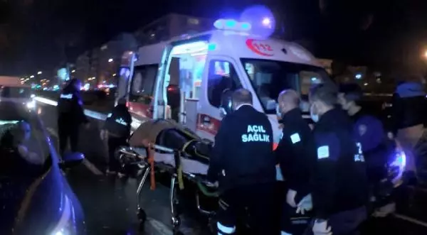 FATİH MİLLET CADDESİ'NDE OTOMOBİL TAKLA ATTI FATİH MİLLET CADDESİ'NDE OTOMOBİL TAKLA ATTI