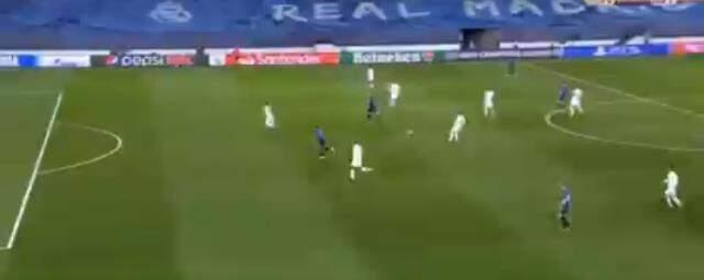 Hakemden, Real'e büyük kıyak! İlk yarıyı bitirdiği an geceye damga vurdu