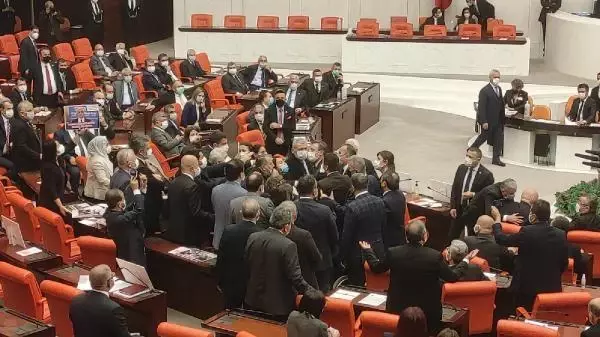 HDP'li Gergerlioğlu'nun milletvekilliği düşürüldü HDP'li Gergerlioğlu'nun milletvekilliği düşürüldü