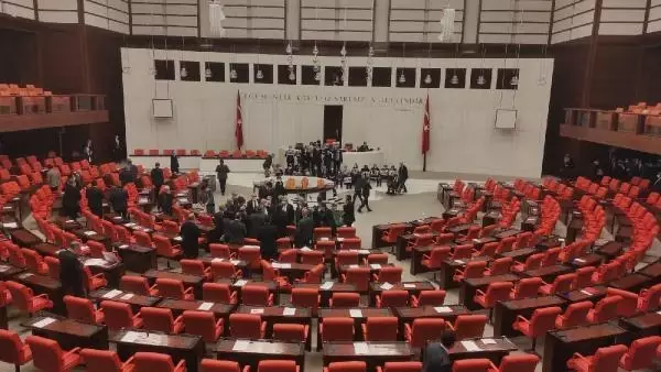 HDP'li Gergerlioğlu'nun milletvekilliği düşürüldü HDP'li Gergerlioğlu'nun milletvekilliği düşürüldü