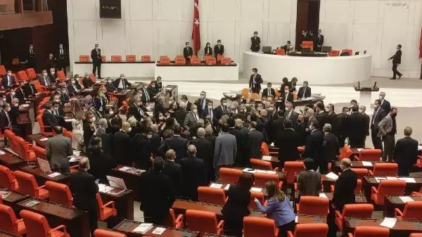 HDP'li Gergerlioğlu'nun milletvekilliği düşürüldü HDP'li Gergerlioğlu'nun milletvekilliği düşürüldü