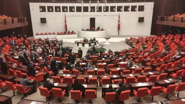 HDP'li Gergerlioğlu'nun milletvekilliği düşürüldü HDP'li Gergerlioğlu'nun milletvekilliği düşürüldü