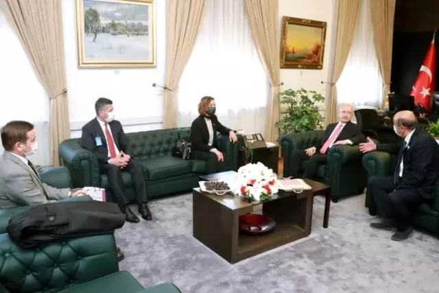 Kılıçdaroğlu'nu ziyaret eden Başkan Köse gerçekleştirilen projeleri anlattı Kılıçdaroğlu'nu ziyaret eden Başkan Köse gerçekleştirilen projeleri anlattı