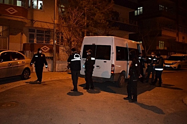 Son Dakika | Malatya'da kayınbirader enişte tartışmasında kan aktı: 2 yaralı Son Dakika | Malatya'da kayınbirader enişte tartışmasında kan aktı: 2 yaralı