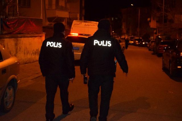 Son Dakika | Malatya'da kayınbirader enişte tartışmasında kan aktı: 2 yaralı Son Dakika | Malatya'da kayınbirader enişte tartışmasında kan aktı: 2 yaralı