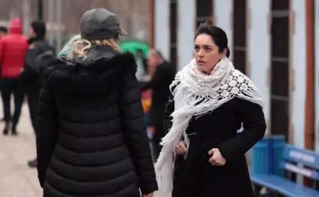 Masumlar Apartmanı'nda yürek burkan veda! Safiye, Naci'nin gidişiyle gözyaşlarına boğuldu Masumlar Apartmanı'nda yürek burkan veda! Safiye, Naci'nin gidişiyle gözyaşlarına boğuldu