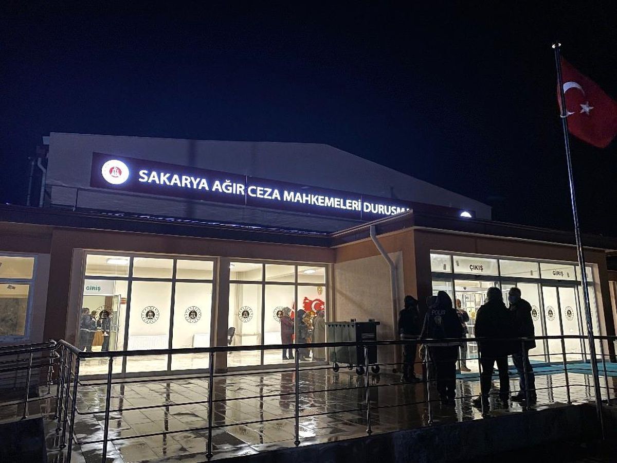 Müşteki avukatlarının beyanları sonrasında söz hakkı alan sanık Y.C.: 'Bu insanlar yönlendirilerek yalan beyan vermişlerdir'