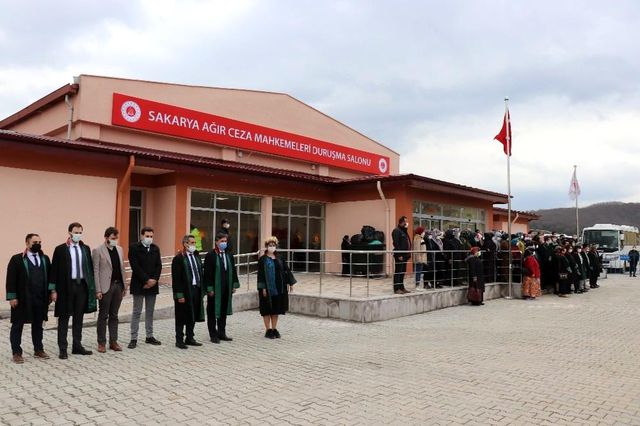 oldurulen meslektaslari icin saygi durusu yap 14000440 o