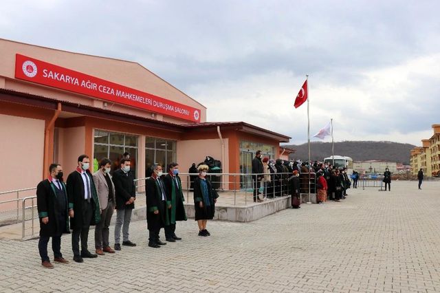 oldurulen meslektaslari icin saygi durusu yap 3 14000440 o