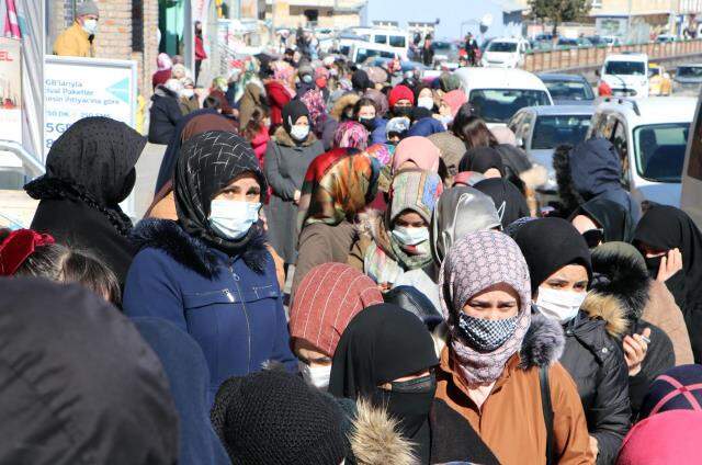 Sarı kategorideki kentimizde indirim izdihamı! İş yeri çalışanları polisten yardım istedi