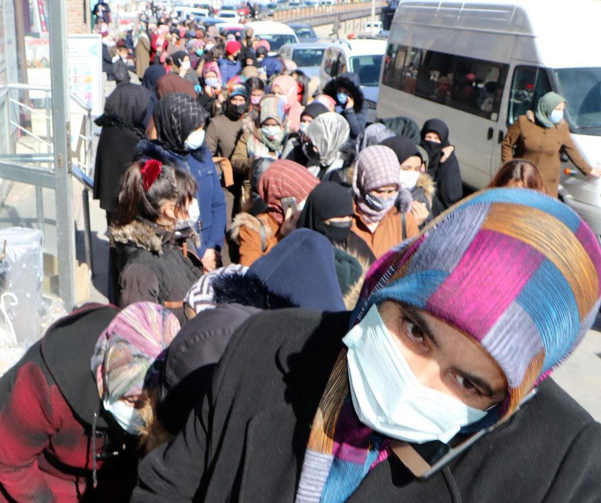 Sarı kategorideki kentimizde indirim izdihamı! İş yeri çalışanları polisten yardım istedi