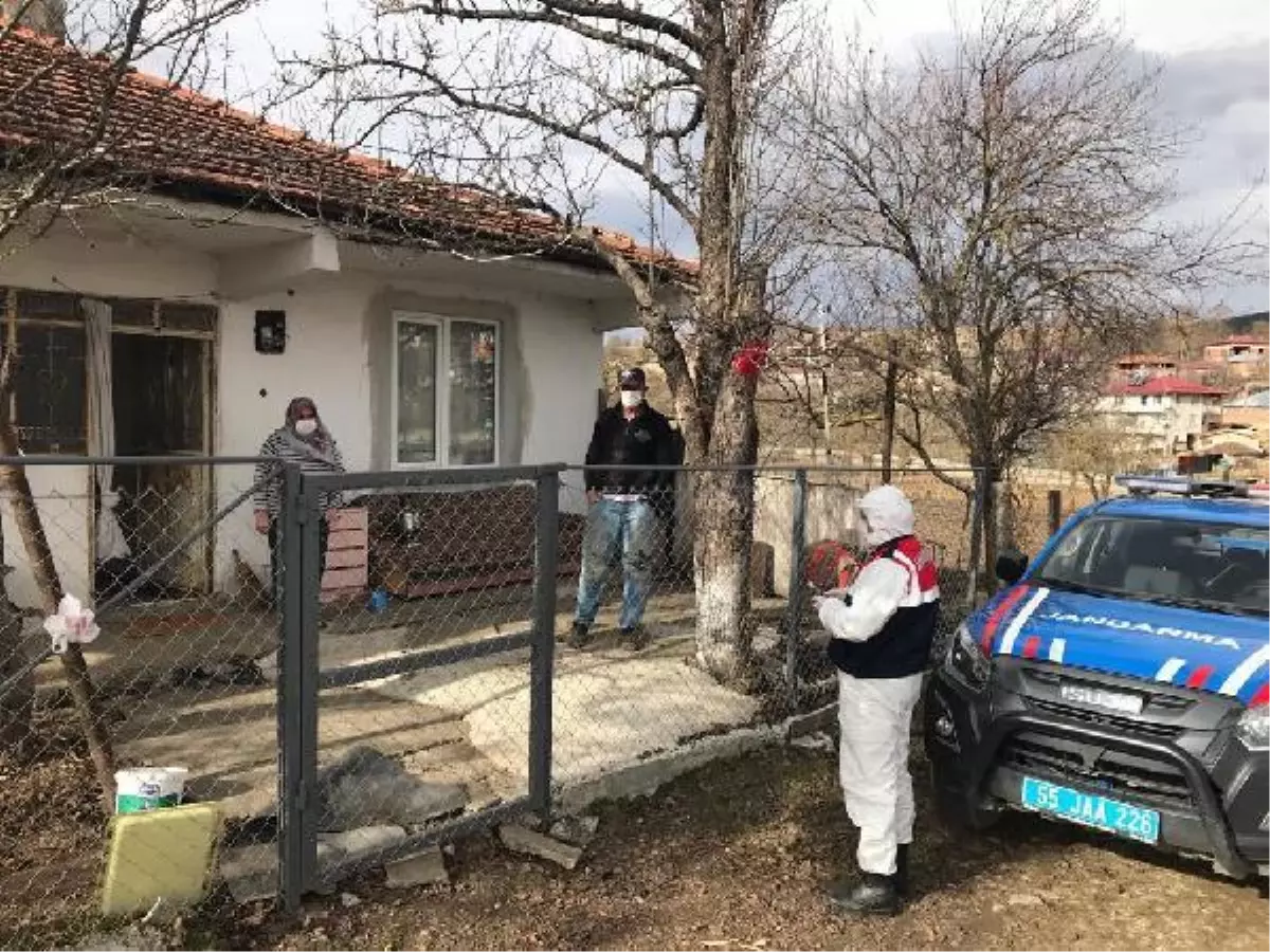 Taziyede birlikte yemek yiyen 21 kişi, Covid-19'a yakalandı, 80 kişi karantinada