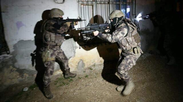 Turizm kentinde uyuşturucu satıcılarına ağır darbe: 200 sokak satıcısı yakalandı