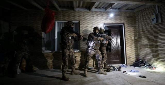 Turizm kentinde uyuşturucu satıcılarına ağır darbe: 200 sokak satıcısı yakalandı