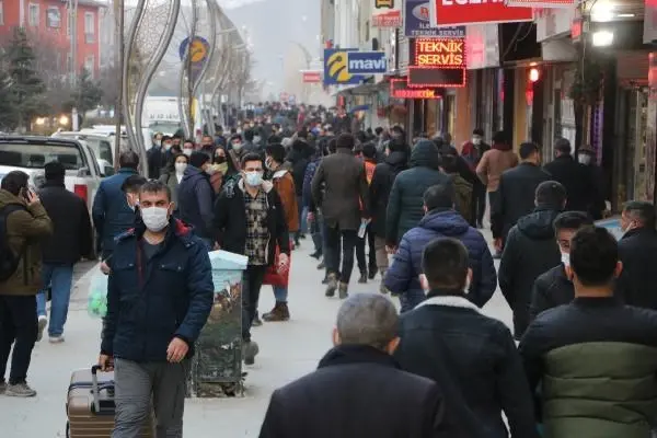 Vaka sayısı artan Hakkari'de esnafın 'kapanma' endişesi