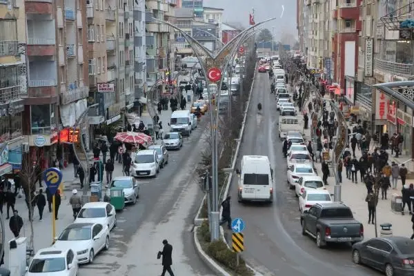 Vaka sayısı artan Hakkari'de esnafın 'kapanma' endişesi
