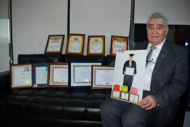 Son dakika haberleri... Alzheimer'a savaş açtı, 81 yaşında 6. üniversitesini okuyor