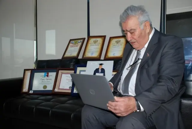 Son dakika haberleri... Alzheimer'a savaş açtı, 81 yaşında 6. üniversitesini okuyor