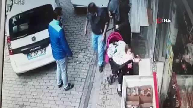 Bağcılar'da içinde bebek bulunan araba yola düştü, o anlar kameraya yansıdı