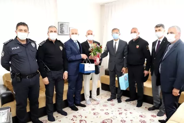 Başkan Gültak, şehit ailesiyle bir araya geldi