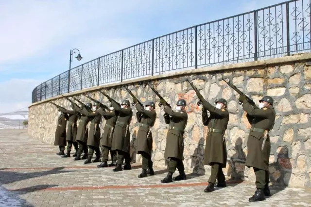 Bayburt'ta 18 Mart Çanakkale Zaferi ve Şehitleri Anma Günü Bayburt'ta 18 Mart Çanakkale Zaferi ve Şehitleri Anma Günü
