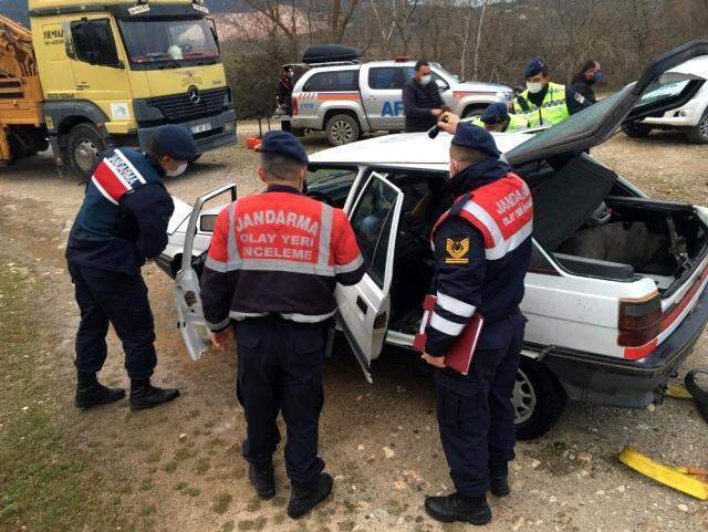 Bilecik'te gölete düşen otomobilden karı kocanın cansız bedeni çıkarıldı