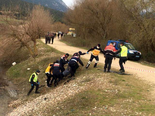 Bilecik'te gölete düşen otomobilden karı kocanın cansız bedeni çıkarıldı
