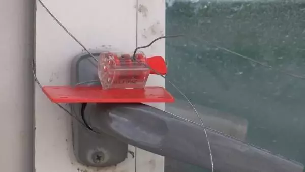 BÜYÜKÇEKMECE SAHİLİ'NDE DÜKKANLARI MÜHÜRLENEN GÖZLEMECİLERDEN TEPKİ
