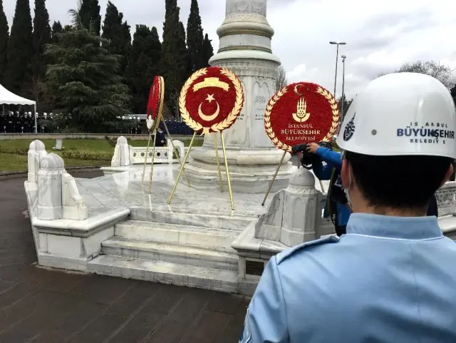 Çanakkale Şehitleri Edirnekapı Şehitliği'nde anıldı Çanakkale Şehitleri Edirnekapı Şehitliği'nde anıldı