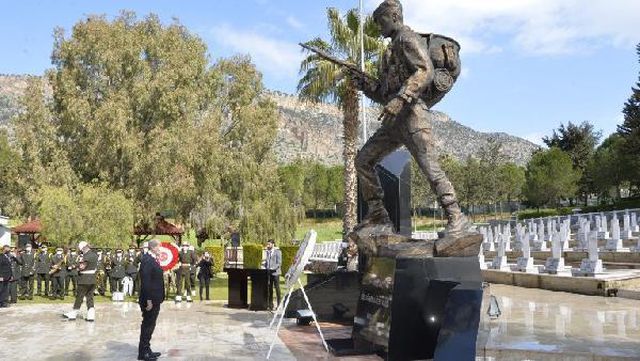 Çanakkale şehitleri KKTC'de anıldı