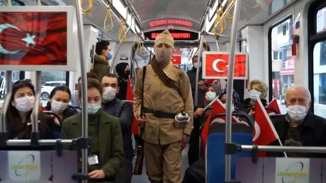 dur yolcu diyen askerler tramvayin onunu kest 6 14002599 o