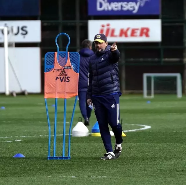 Fenerbahçe, Beşiktaş derbisi hazırlıklarını sürdürdü Fenerbahçe, Beşiktaş derbisi hazırlıklarını sürdürdü