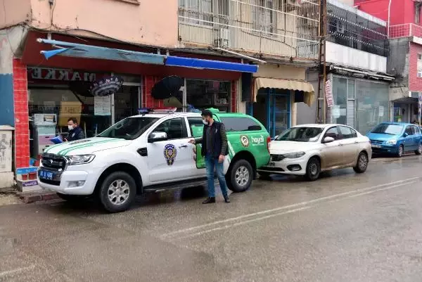 ADANA Hatalı sollama yapan sürücünün kediyi ezdiği anlar kamerada