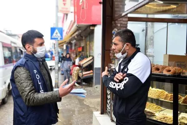 ADANA Hatalı sollama yapan sürücünün kediyi ezdiği anlar kamerada