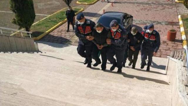 Hayvanat bahçesinden tüfekle öldürdükleri geyiği çalan iki kişi tutuklandı