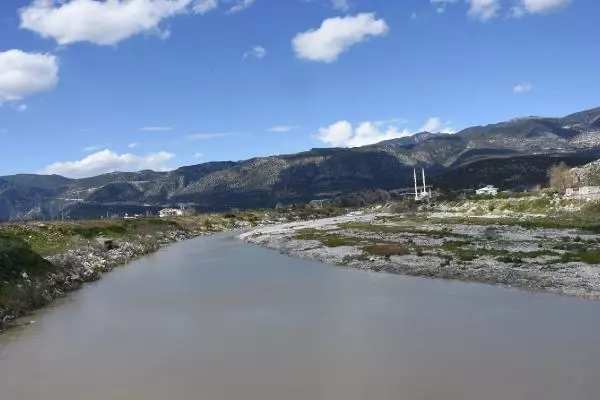 Kuruyan Demre Çayı, son yağışlarla yeniden canlandı Kuruyan Demre Çayı, son yağışlarla yeniden canlandı