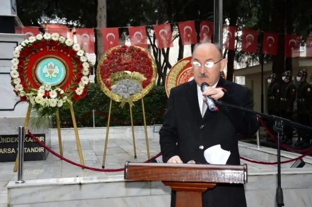Manisa'da Çanakkale Zaferinin 106. yılı kutlandı Manisa'da Çanakkale Zaferinin 106. yılı kutlandı