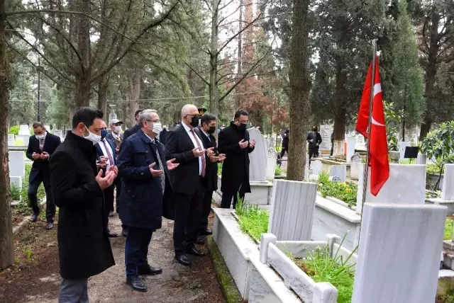 Manisa'da Çanakkale Zaferinin 106. yılı kutlandı Manisa'da Çanakkale Zaferinin 106. yılı kutlandı