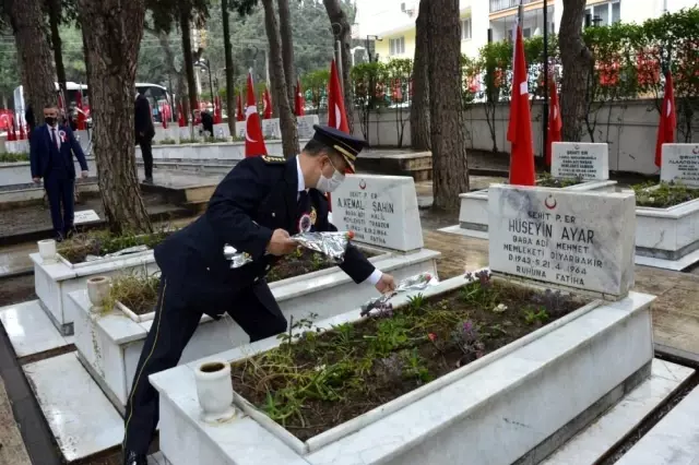 Manisa'da Çanakkale Zaferinin 106. yılı kutlandı Manisa'da Çanakkale Zaferinin 106. yılı kutlandı