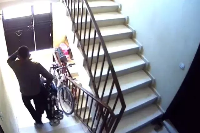Son dakika haberi | Osmaniye'de bebek arabasını çalan şahıs önce kameralara sonra polise yakalandı Son dakika haberi | Osmaniye'de bebek arabasını çalan şahıs önce kameralara sonra polise yakalandı