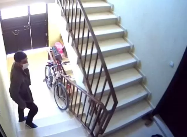Son dakika haberi | Osmaniye'de bebek arabasını çalan şahıs önce kameralara sonra polise yakalandı Son dakika haberi | Osmaniye'de bebek arabasını çalan şahıs önce kameralara sonra polise yakalandı