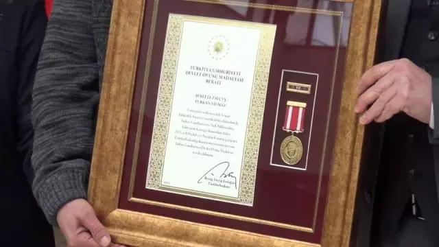 Şehit Furkan Yılmaz'ın ailesine Övünç Madalyası ve Beratı takdim edildi